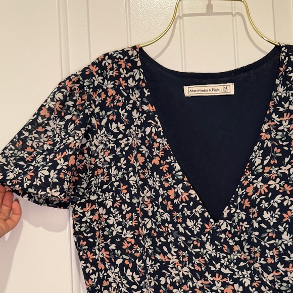 Abercrombie & Fitch Floral Wrap Mini Dress | M | Flowy & Feminine - Picture 5 of 7